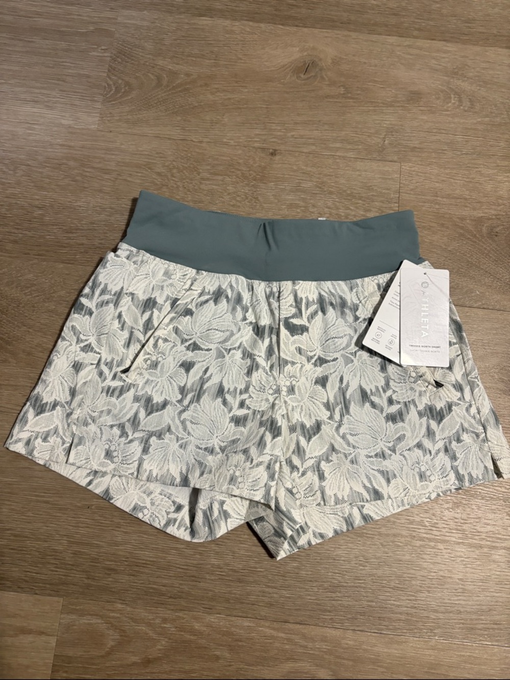 ATHLETA shorts NWT